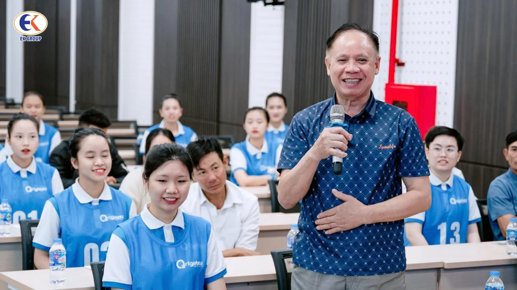 Đại diện gia đình thực tập sinh gửi lời chia sẻ động viên đến các bạn