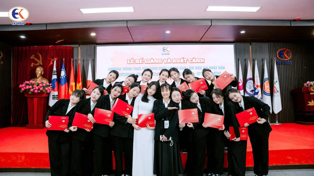 Lễ bế giảng và xuất cảnh chương trình TTS chất lượng cao làm việc tại Nhật Bản