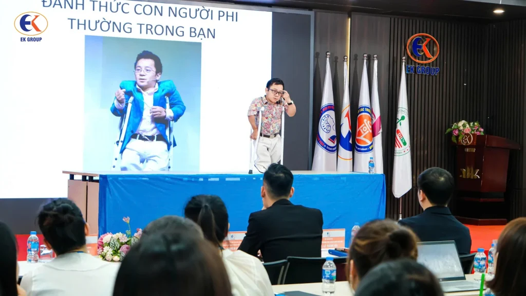 Chương trình "Đánh thức con người trong bạn"