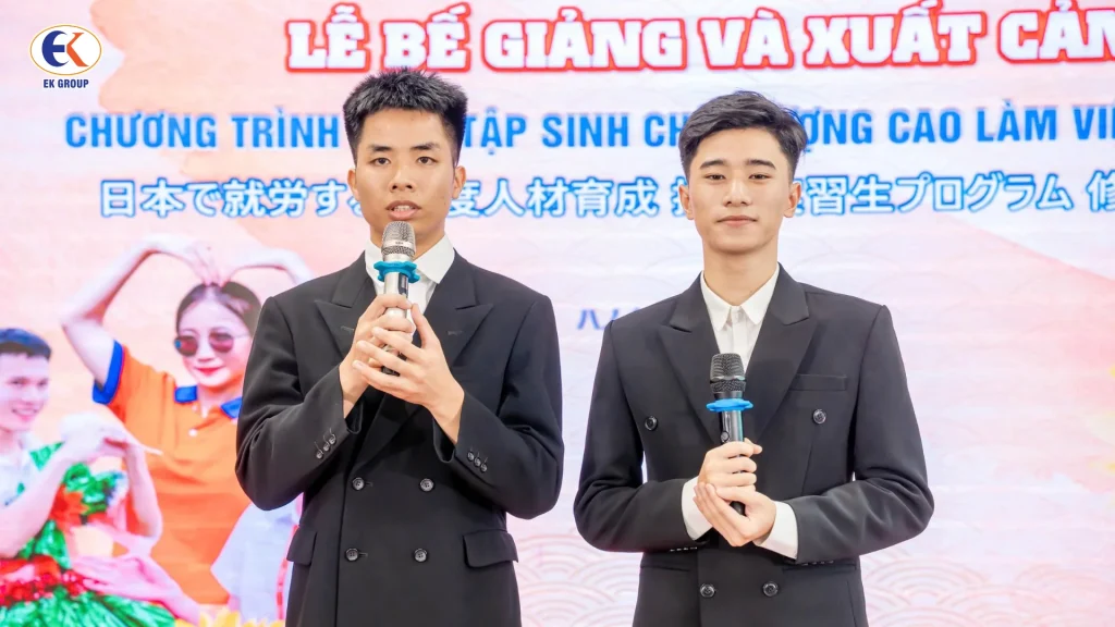 Đại diện cho 64 học viên đã gửi lời tri ân chân thành nhất đến Ban Lãnh đạo EK GROUP