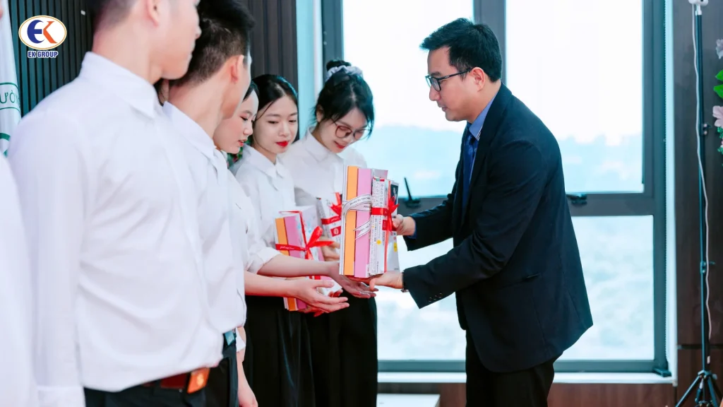 EK tổ chức lễ khai giảng chương trình thực tập sinh chất lượng cao làm việc tại Nhật Bản