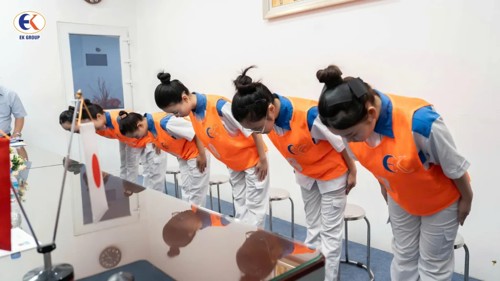 EK tổ chức thi tuyển 100 ứng viên ngày 13/04/2026 tại Lạc Trung