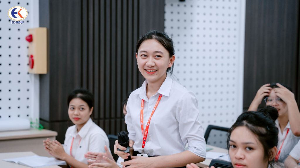 Những mẫu câu giới thiệu bản thân bằng tiếng Đức dễ nhớ
