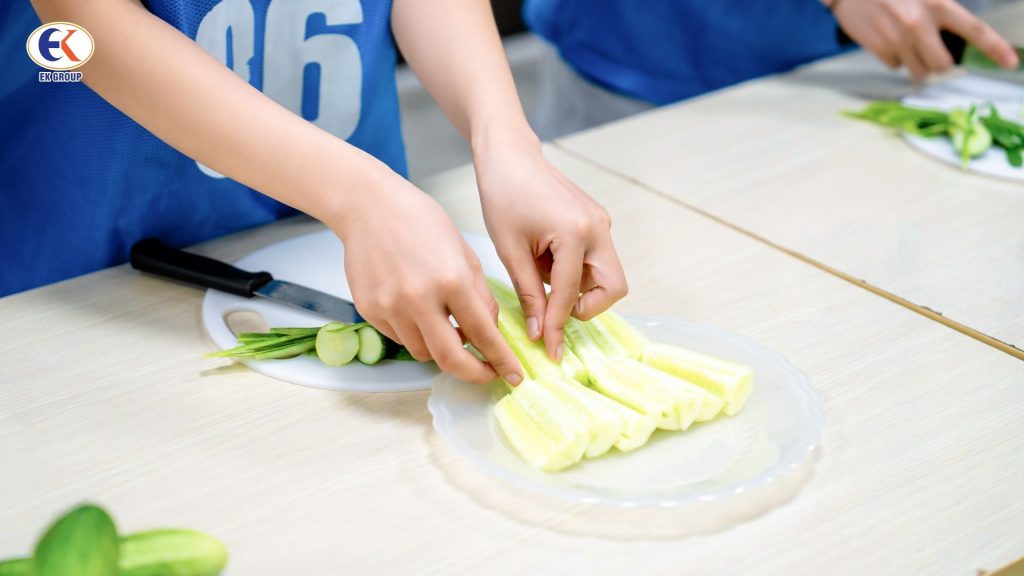 Đi Nhật ngành chế biến thực phẩm có yêu cầu kinh nghiệm không?