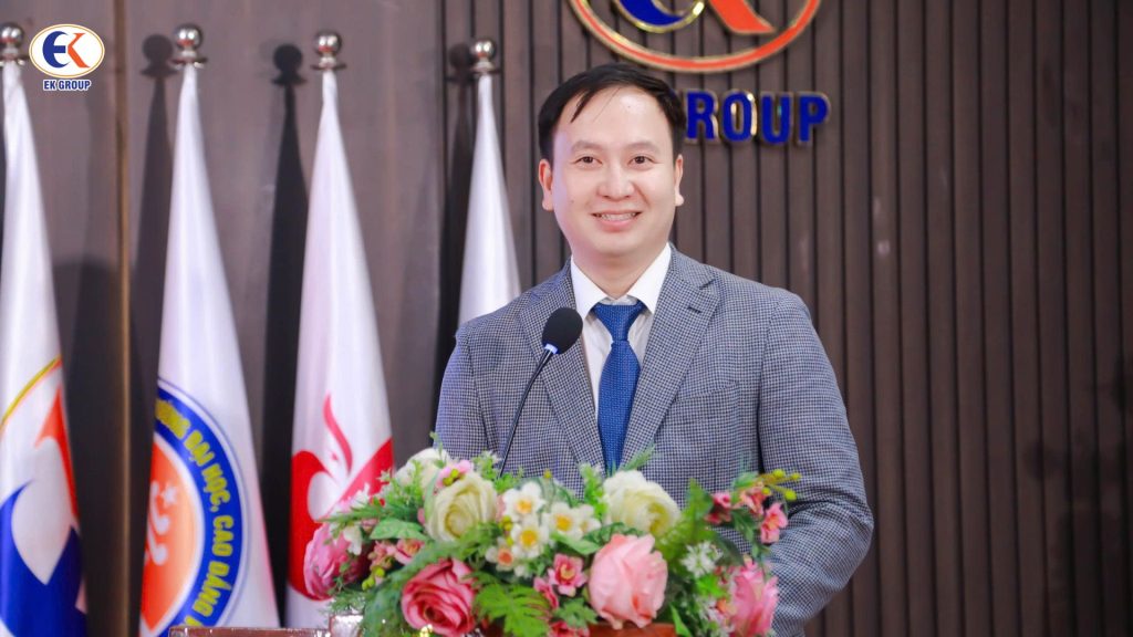 Thầy Lê Thanh Hải – Phó Tổng Giám đốc phụ trách Đào tạo cũng có những chia sẻ dành cho các học viên