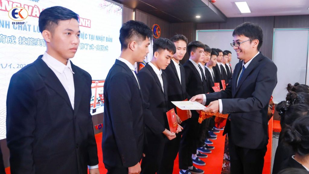 EK GROUP tổ chức Lễ Bế giảng và Xuất cảnh Thực tập sinh Chất lượng cao