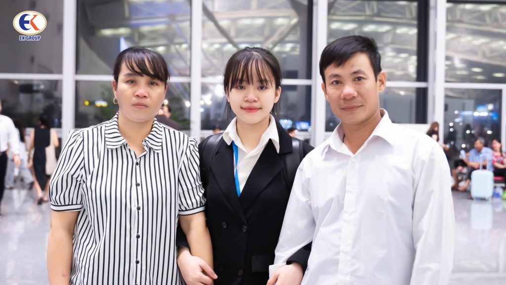 EK GROUP tổ chức lễ chào bay: Khoảnh khắc xúc động trước hành trình mới tại Nhật Bản