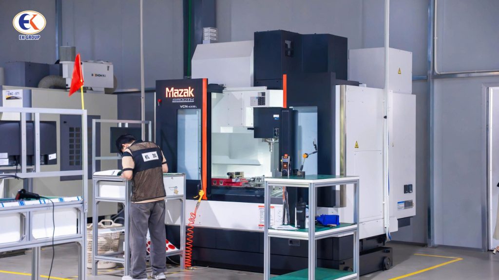 EK thăm và làm việc với đối tác, nhà máy nơi sinh viên chương trình du học nghề Trung Quốc thực tập
